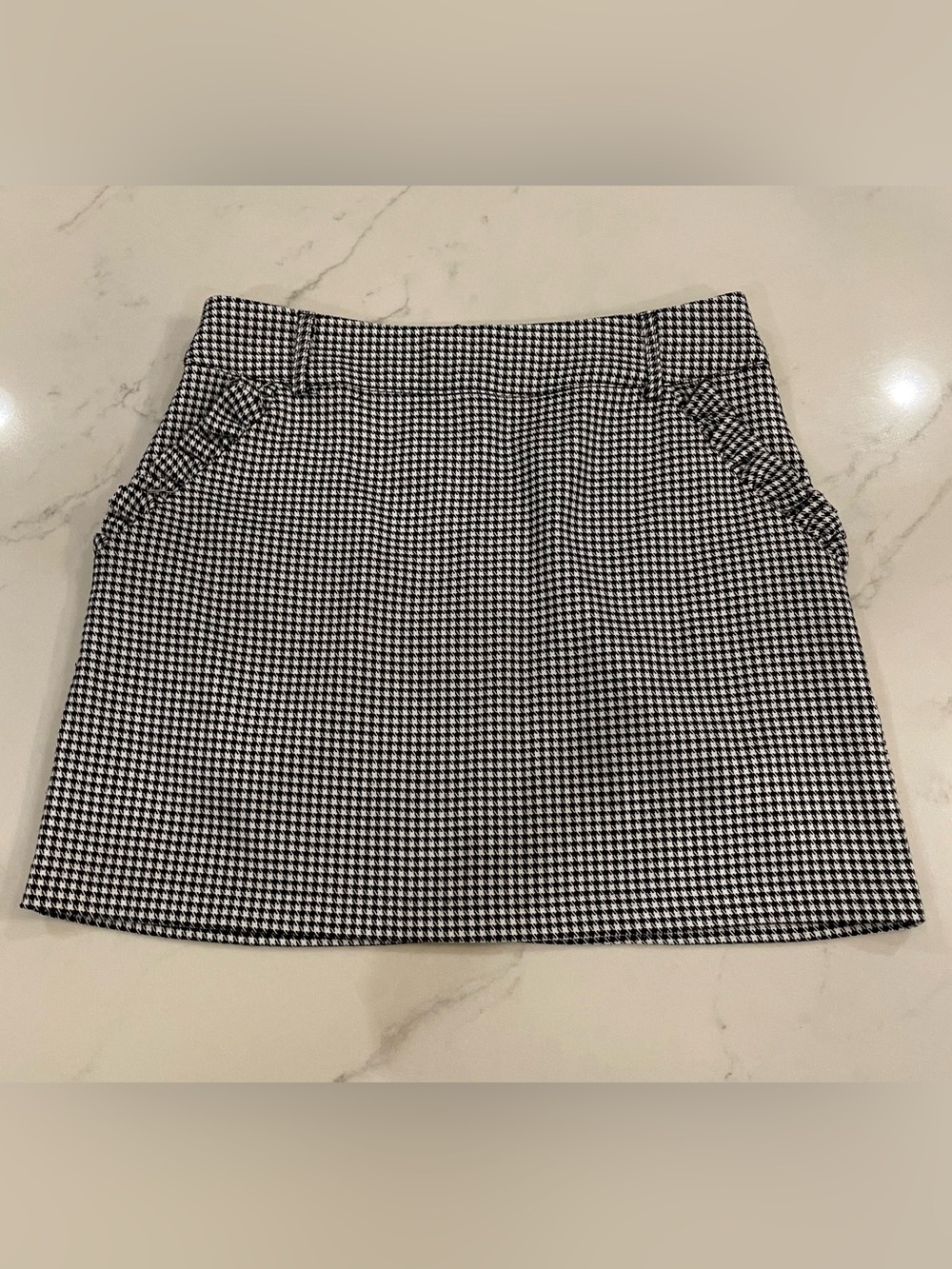 Forever 21 Black & White Houndstooth Mini Skirt